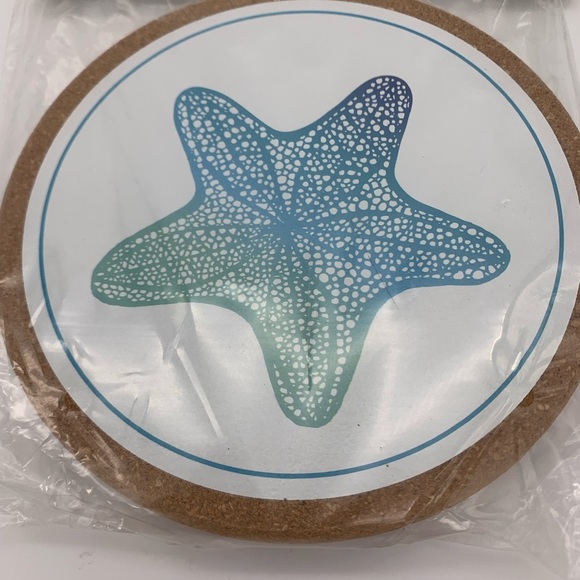 Pair Of 2 Decorative Beachy Starfish Round Cork Trivets 6.5” Counter Top New! - Picture 2 of 5